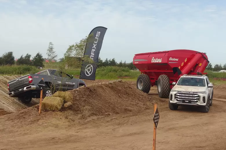 La marca china Maxus se presentó en ExpoAgro y con pista de pruebas propia.