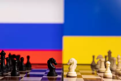 Ajedrez Geopolítico: Sanciones y el Futuro del Conflicto en Ucrania