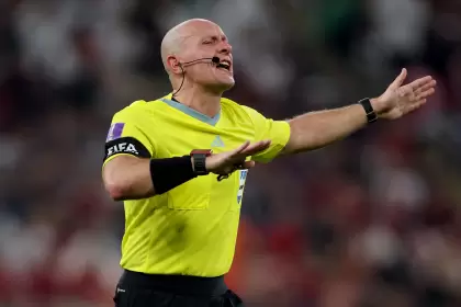 El árbitro polaco Szymon Marciniak rompió el silencio sobre el penal de Julián Álvarez