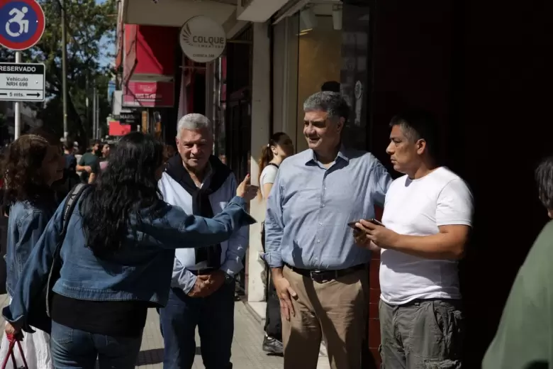 La Ciudad envió a Bahía Blanca parte de la mercadería incautada a manteros y talleres clandestinos