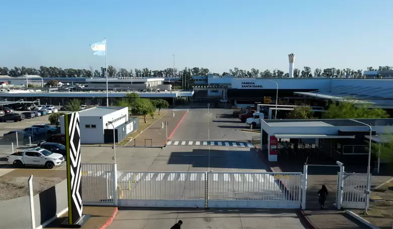 Fábrica Santa Isabel cumplió 70 años y se prepara para producir una pick-up compacta.