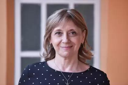Hinde Pomeraniec: "Rusia no solo ataca soldados, también apunta a destruir la cultura de Ucrania"