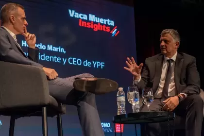 "No puede ser que con las condiciones económicas actuales las operadoras sigamos pagando costos unitarios más caros que en el Permian", dijo.