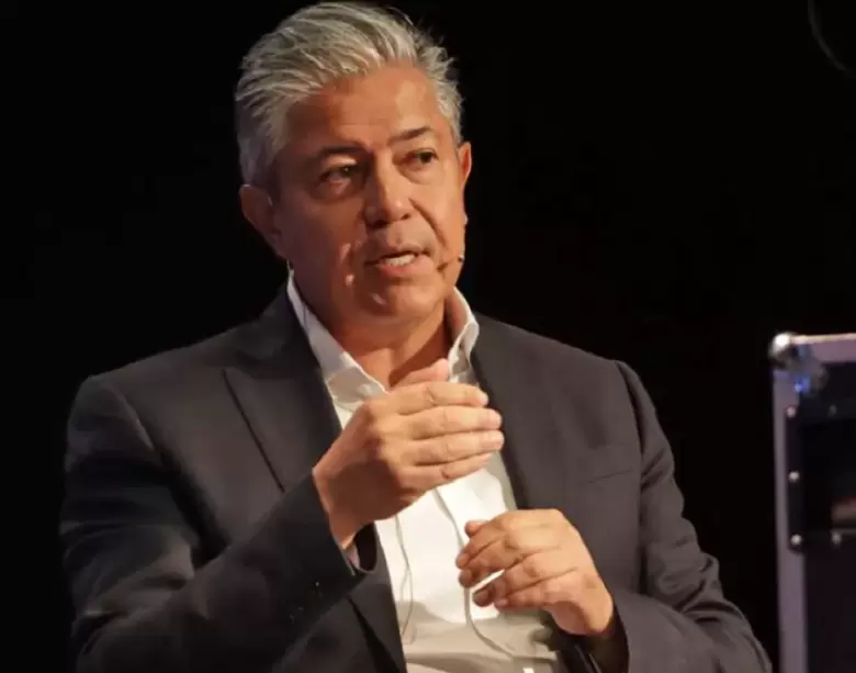 Figueroa enfatizó que la prioridad debe ser siempre para los neuquinos y para aquellos que se han formado en la provincia