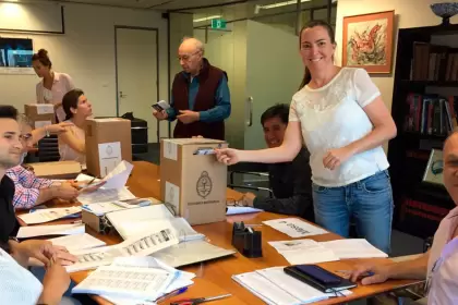 Los residentes argentinos en el exterior podrán votar por correo postal