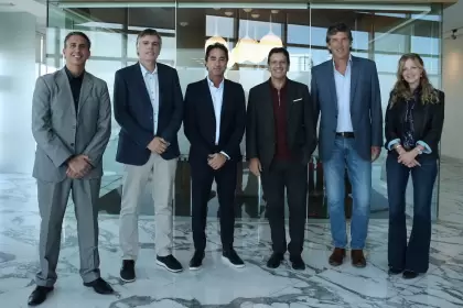 Para concretar el acuerdo, se reunieron los directivos de YPF Digital y de Google Cloud.