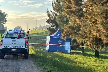 El siniestro vial ocurrió a la altura del kilómetro 38. Las víctimas tienen entre 18 y 25 años.