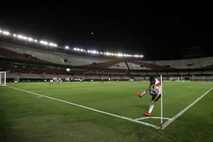 River acumula 32 victorias, 19 empates y 12 derrotas en sus partidos que jugó sin público en el Monumental