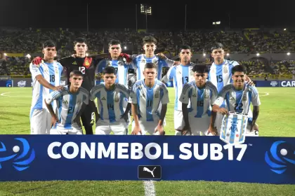 Argentina no podrá ir por el título en el Sudamericano, pero tendrá dos chances más de boleto para ir al Mundial.