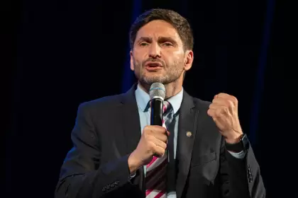Maximiliano Pullaro celebró la victoría en clave territorial.