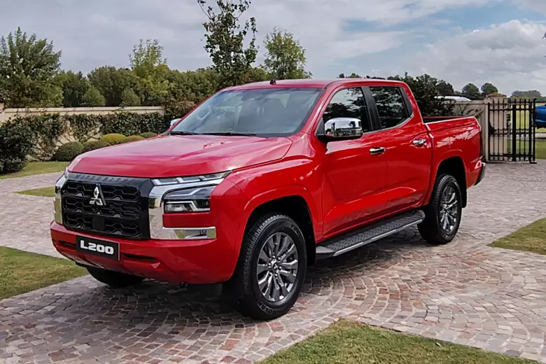 La Nueva L200 llega importada desde Tailandia en una única versión.