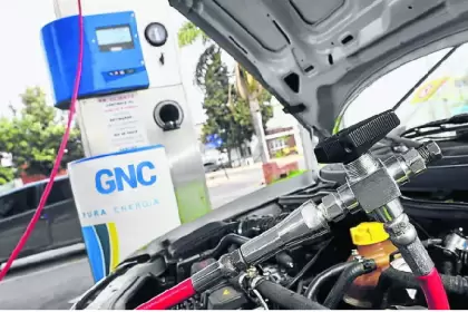 ¿Faltará GNC? Las dos mayores distribuidoras ordenaron cortes en estaciones de servicio por el frío