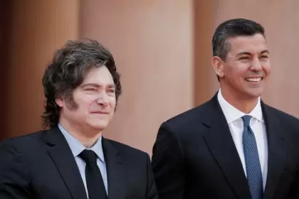 Javier Milei y Santiago Peña