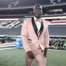 Los memes que dejó el extravagante look de Segundo Castillo, DT de Barcelona SC, ante River: "La Pantera Rosa"