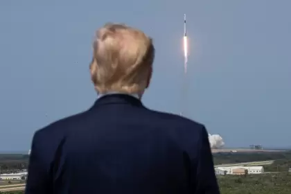 Trump lo cambia todo: ahora quiere que la NASA vaya a Marte en vez de a la Luna