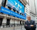 YPF aplicará en agosto una división de sus acciones por diez para ampliar la participación en el mercado de capitales.