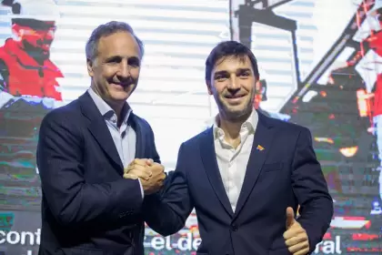 El CEO de PAE, Marcos Bulgheroni y el gobernador de Chubut, Ignacio Torres