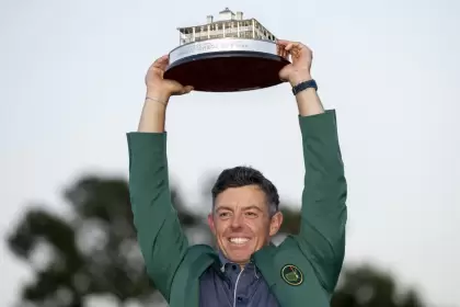McIlroy se convirtió en el primer golfista de Irlanda del Norte en consagrarse en el Masters de Augusta.