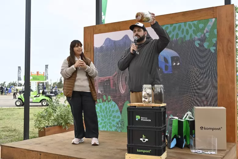 un recorrido fotografico por expoagro, el evento mas importante de la agroindustria
