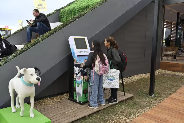 un recorrido fotografico por expoagro, el evento mas importante de la agroindustria