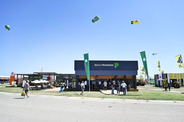 un recorrido fotografico por expoagro, el evento mas importante de la agroindustria
