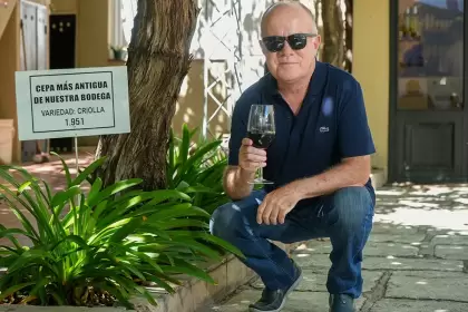 Murió el empresario promotor del vino en damajuana y el "moscato, pizza y fainá"