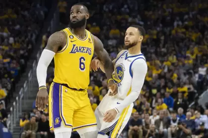 LeBron y Curry lideraron el ranking de ventas de camisetas durante las últimas 12 temporadas