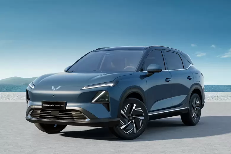 En China se lo comercializa como Wuling Starlight S y fue lanzado en agosto de 2024.