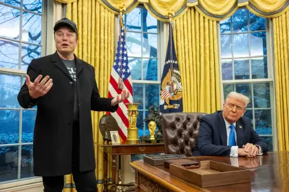 Trump confirmó que van a revisar los papeles de Elon Musk para deportarlo