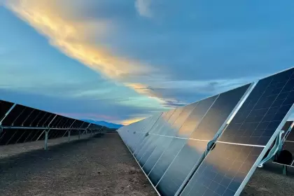 La expansión de la energía solar aparece como una herramienta clave para diversificar la matriz