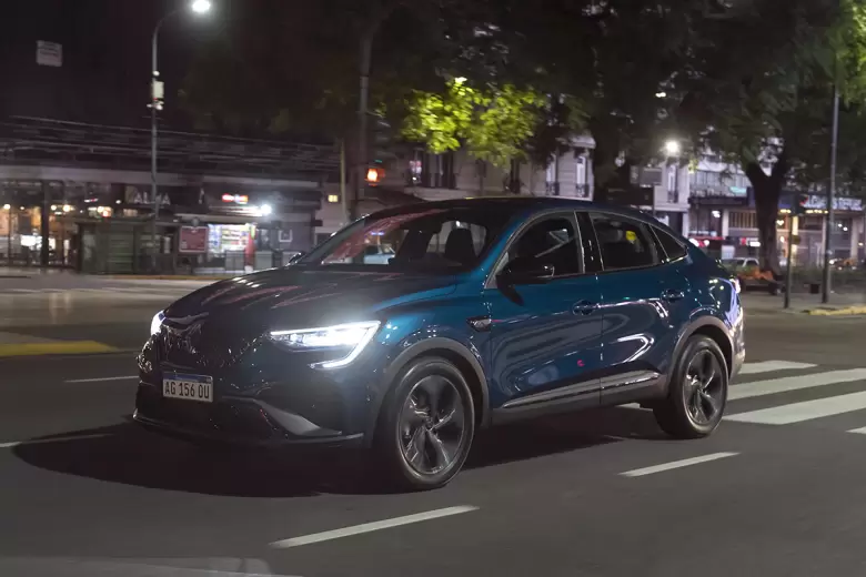 Finalmente salió a la venta el Renault Arkana Hybrid Alpine Sprit.