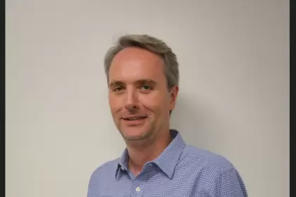 Lerch tiene un MBA por la Di Tella y un posgrado en Senior Management de UdeSA y el ESADE (Barcelona).