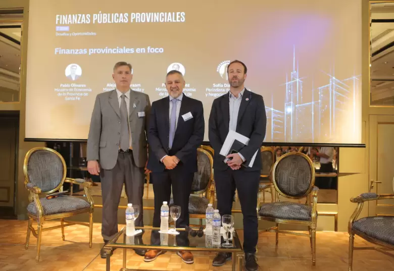 El evento Finanzas Públicas Provinciales realizado por Adcap Grupo Financiero.