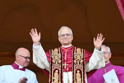 El nuevo papa es Robert Prevost, de EE.UU.: se llama León XIV