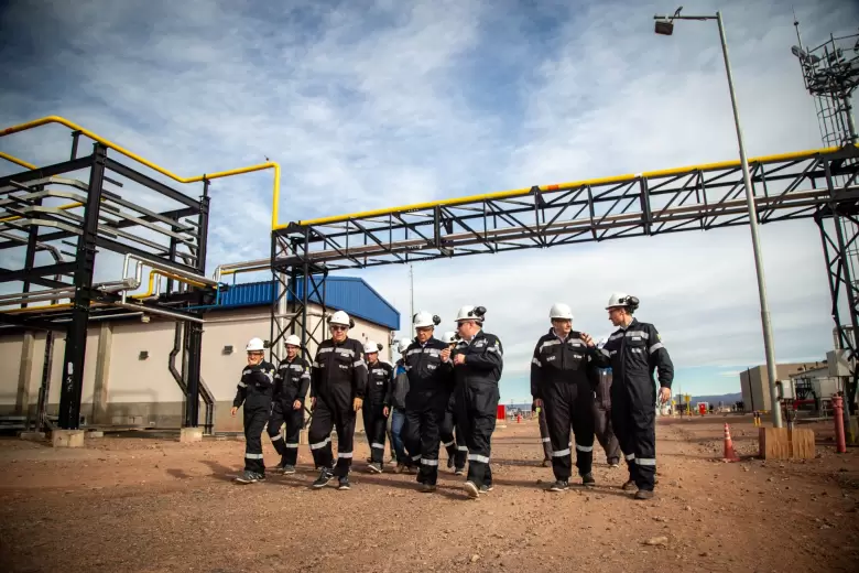 Vista de la planta de procesamiento de gas de La Calera, operada por Pluspetrol e YPF en Vaca Muerta