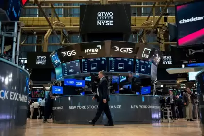 Inflación y licitación con buen resultado, ante un mercado con poca reacción