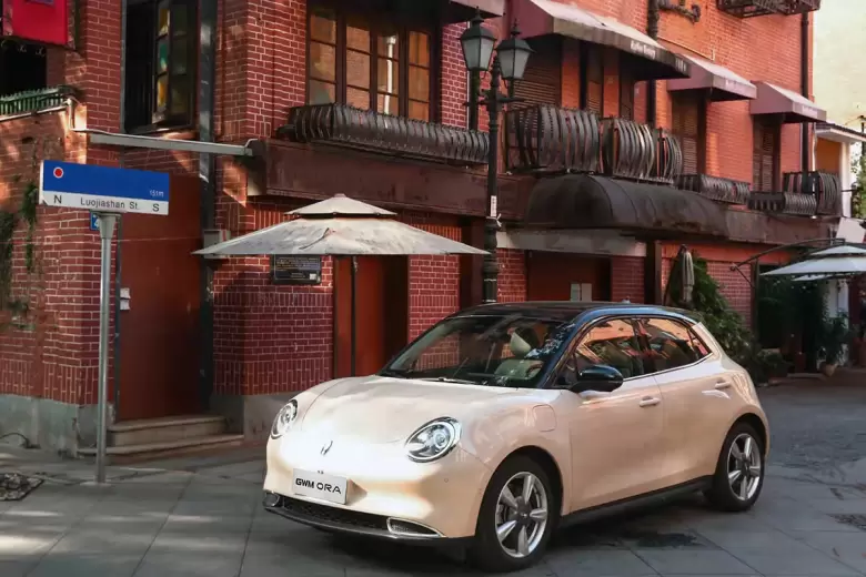 El Ora 03 es un modelo 100% eléctrico con diseño retro futurista.