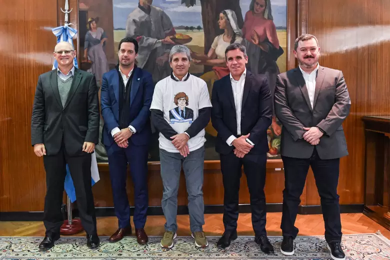 La foto que publicó el Ministro Caputo en su cuenta de X tras el encuentro con Galdeano.