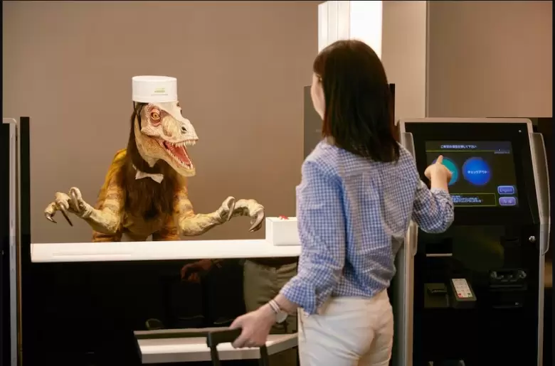 Hoteles Henn-na emplean robots de recepción y limpieza que funcionan casi sin intervención humana.
