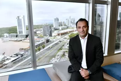 El italiano Antonio Filosa hace algunos años, en las oficinas de Buenos Aires de Stellantis.