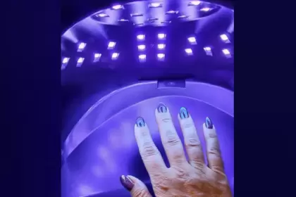 Lámparas de uñas: el estudio argentino que revela daños comparables al sol del mediodía