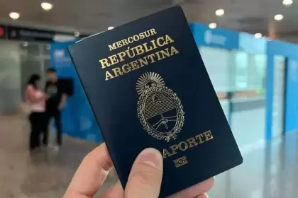 Viajar con tus hijos será más fácil desde junio: el cambio clave en los pasaportes