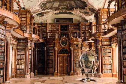 La Biblioteca de la Abadía de St. Gallen (Stiftsbibliothek) en Suiza