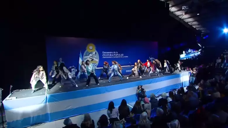 El flashmob en el acto de Cristina.