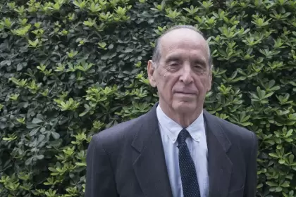 El economista de Milei anticipa dólares... y un peligro