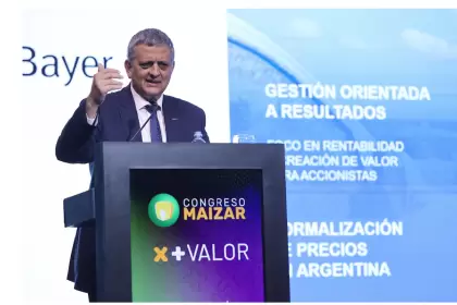 Marín visualiza un futuro donde YPF produce 820.000 barriles por día y 174 millones de m³ de gas diarios.