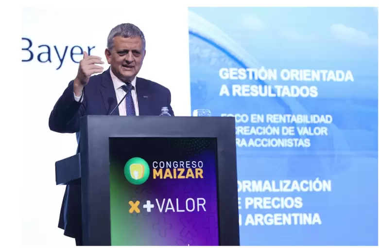 Marín visualiza un futuro donde YPF produce 820.000 barriles por día y 174 millones de m³ de gas diarios.
