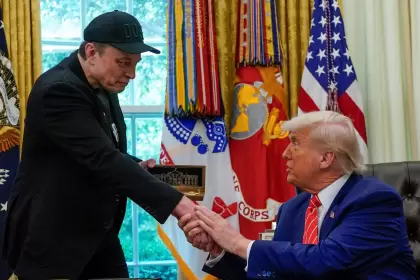 De jefe del DOGE a asesor fantasma de Trump: Musk nunca se va del todo