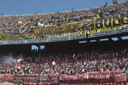 Las hinchadas de Boca y River cuando habían visitantes en el fútbol argentino
