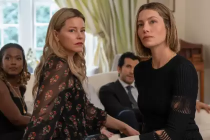 Jessica Biel vs. Elizabeth Banks: duelo de hermanas bajo sospecha